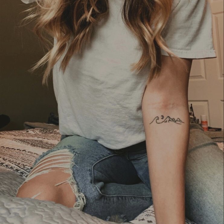 tatuajes en el brazo para mujer pequeños